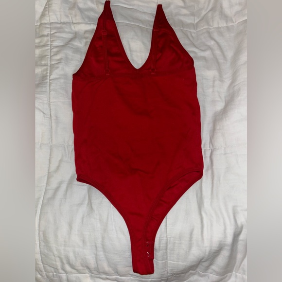 Red Seamless Garage Plunge Tank Top Bodysuit With Snap Closure - Picture 2 of 4